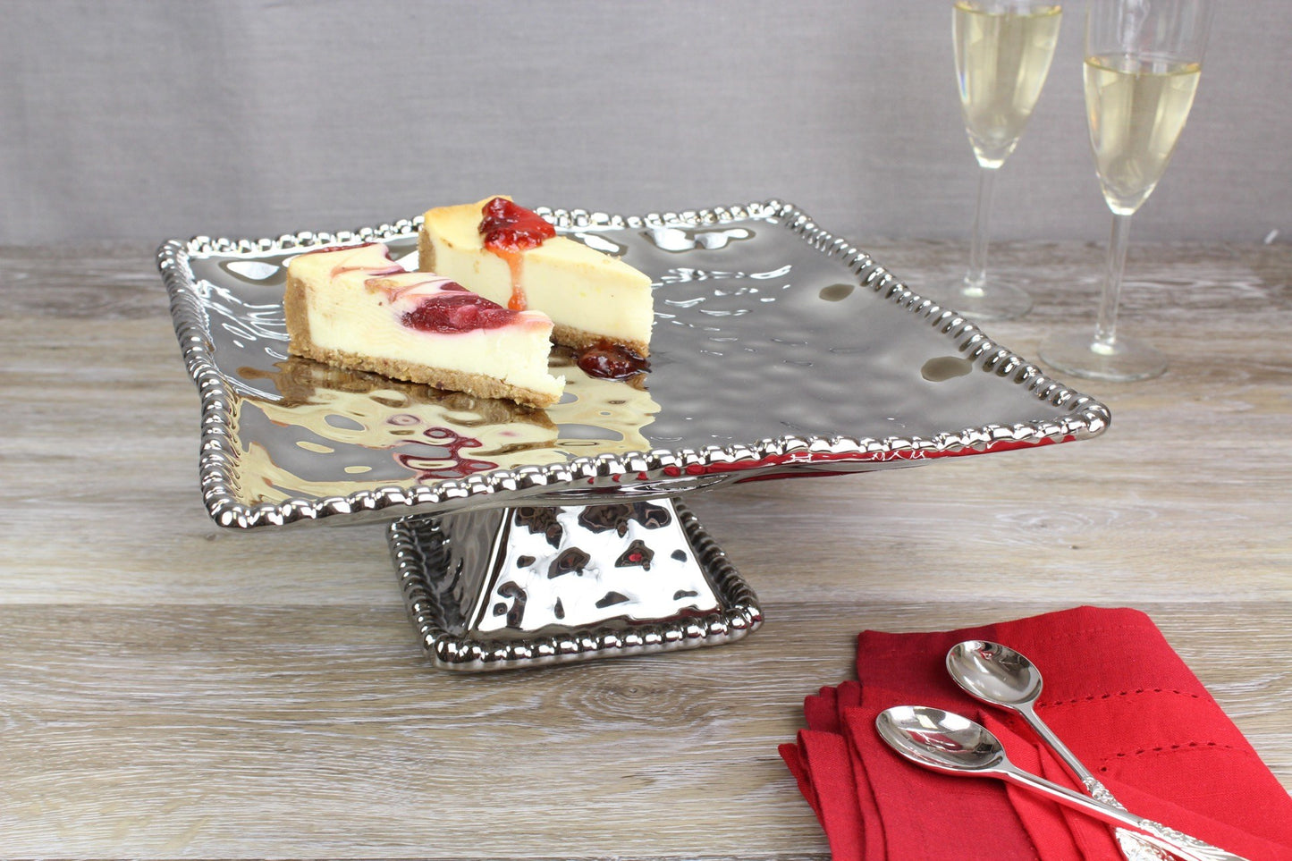 PAMPA BAY SQUARE CAKE STAND