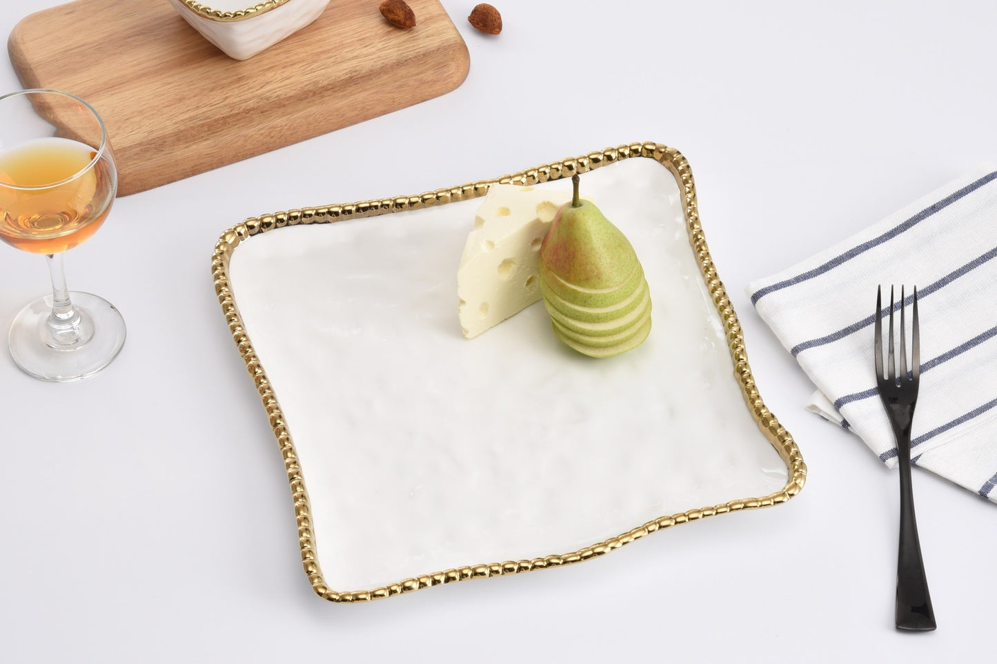 PAMPA BAY SQUARE SERVING PLATTER IN GOLDEN SALERNO