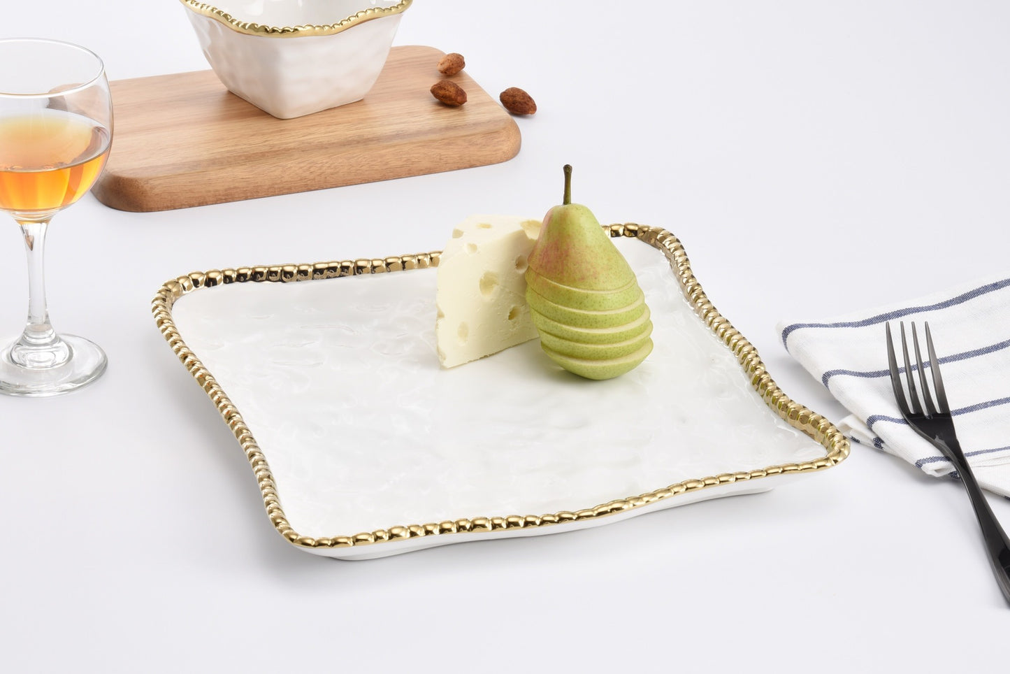 PAMPA BAY SQUARE SERVING PLATTER IN GOLDEN SALERNO