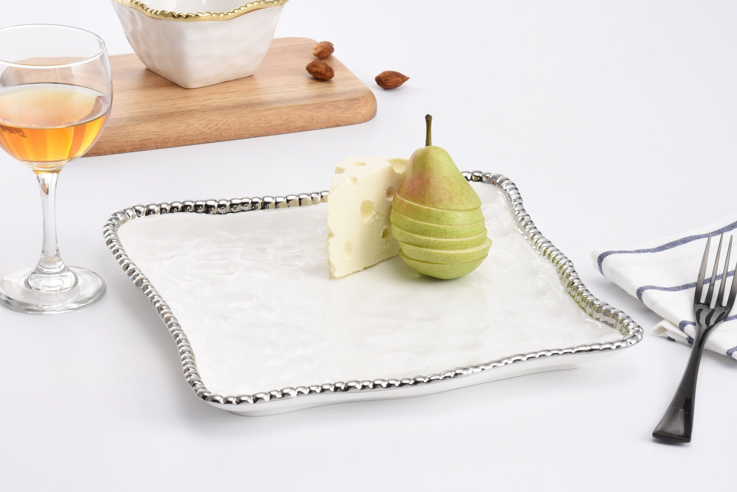 PAMPA BAY SQUARE SERVING PLATTER IN WHITE