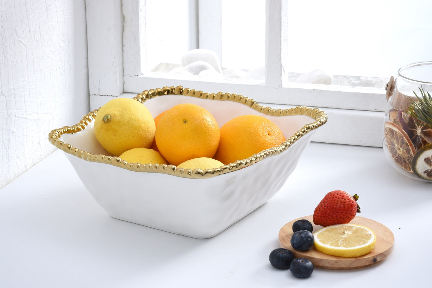 PAMPA BAY MEDIUM SQUARE SALAD BOWL IN GOLDEN SALERNO