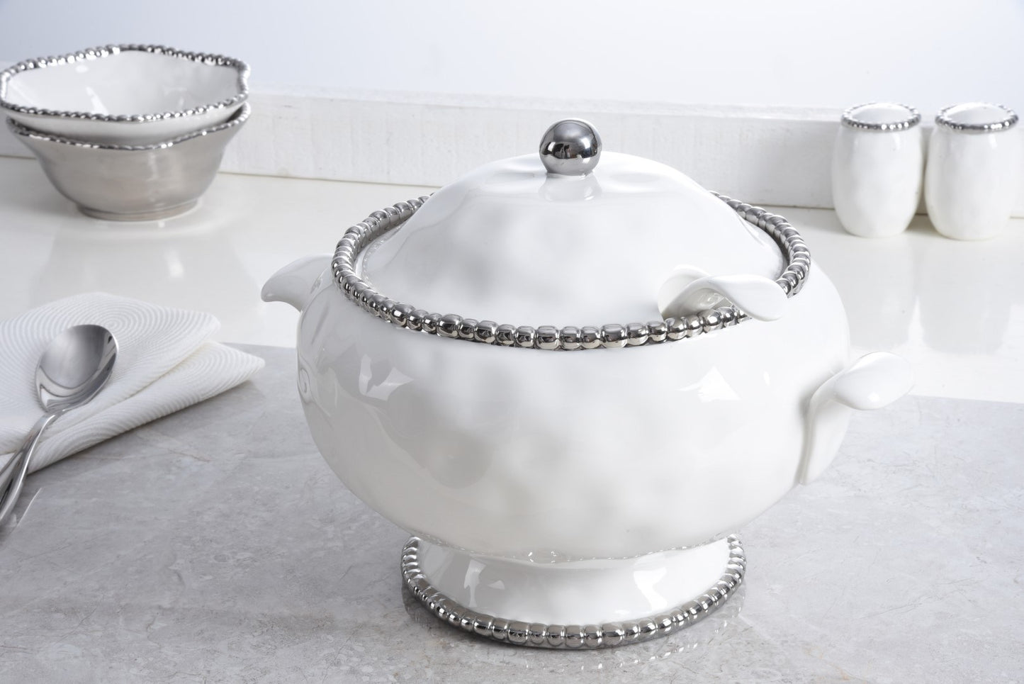 PAMPA BAY SOUP TUREEN & LADLE
