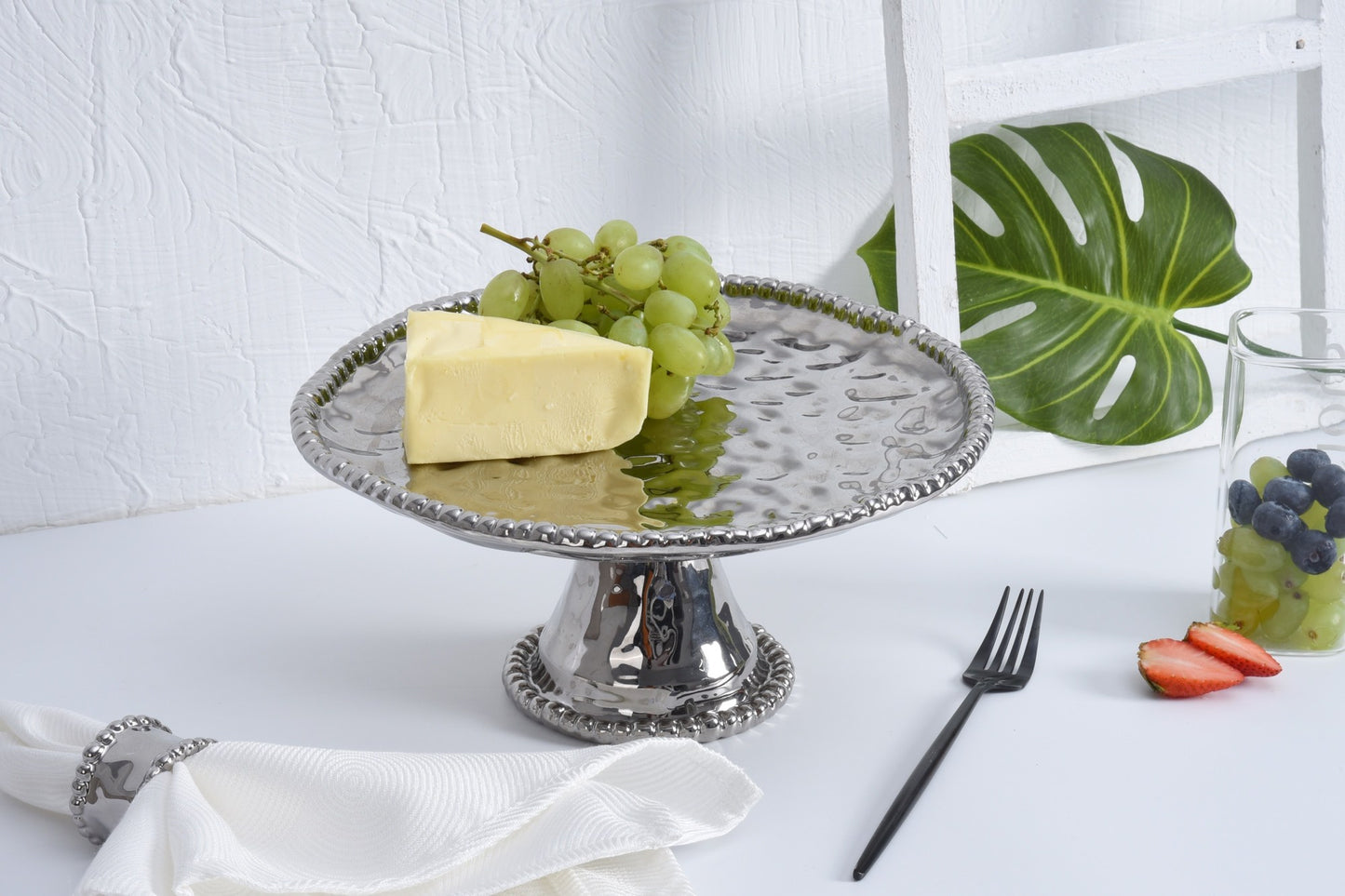 PAMPA BAY ROUND CAKE STAND