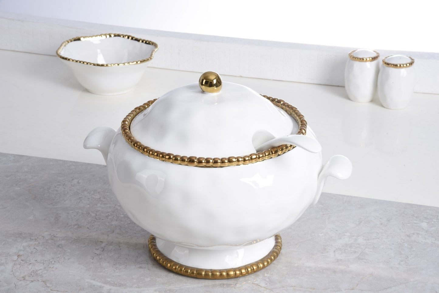 PAMPA BAY SOUP TUREEN & LADLE