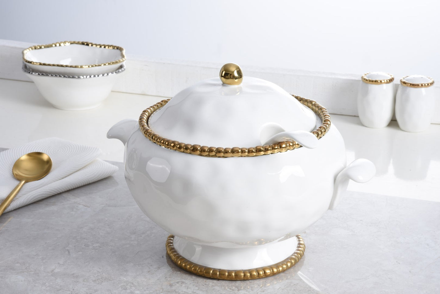 PAMPA BAY SOUP TUREEN & LADLE